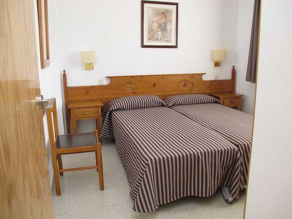 Apartamentos Santi Лорет де Мар Екстериор снимка