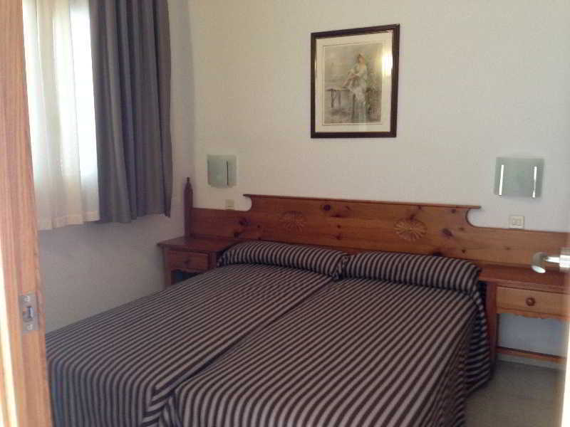 Apartamentos Santi Лорет де Мар Екстериор снимка