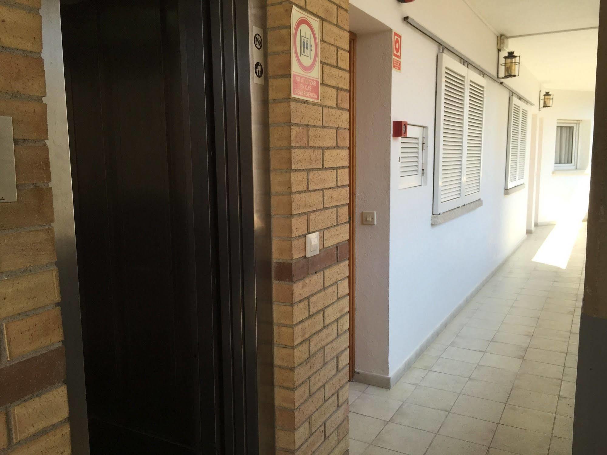 Apartamentos Santi Лорет де Мар Екстериор снимка
