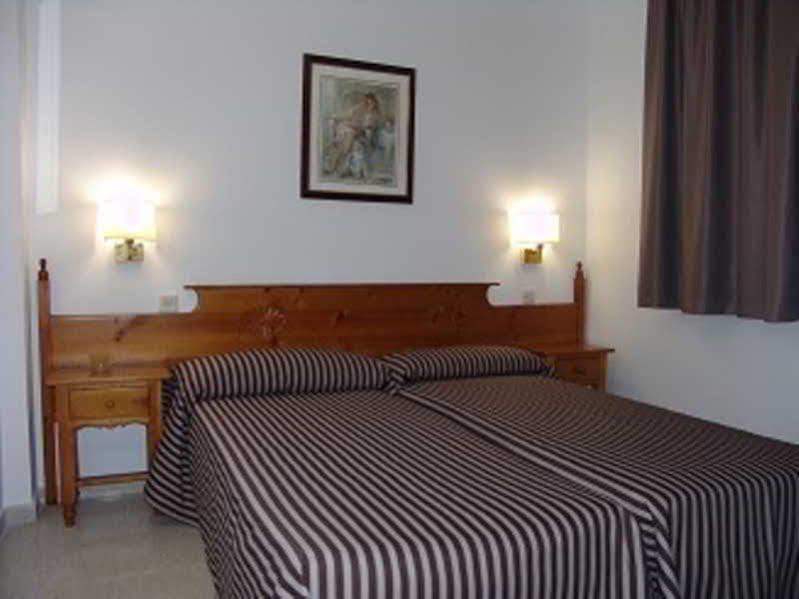 Apartamentos Santi Лорет де Мар Екстериор снимка
