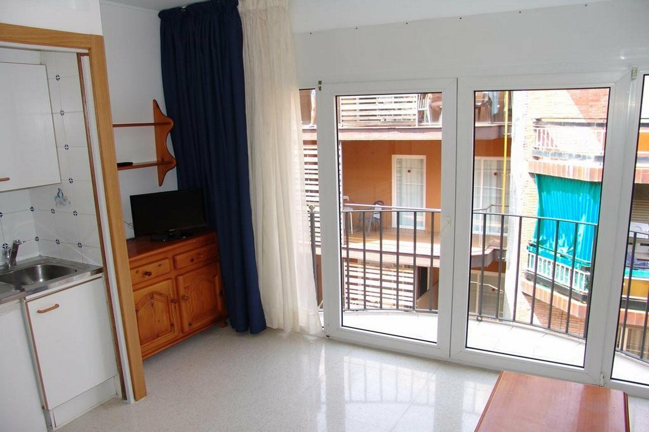 Apartamentos Santi Лорет де Мар Екстериор снимка